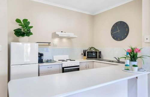 Cairns North Apartamento | Luxury Retreat in Cairns with Pool