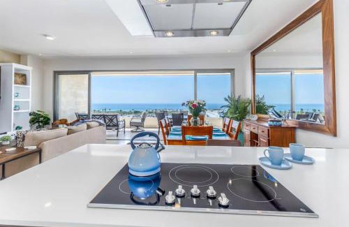 El Tezal Casa | Luxury Retreat in Cabo Infinity Pool Vista Vela