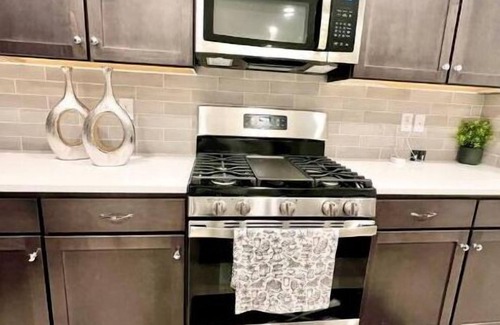 Dupont Casa | Luxury Retreat Near DEN AirPort!