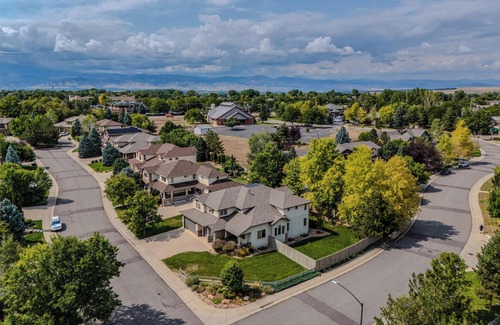 Lafayette Casa | Luxury Retreat w/ Hot Tub, Home Theater & more. Kid & Pet Friendly!