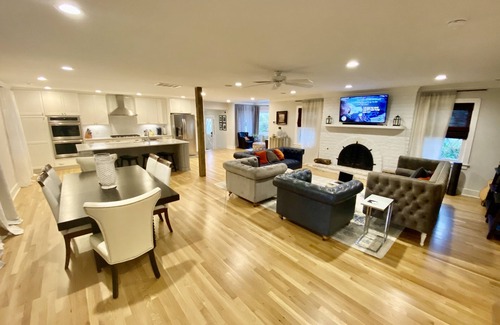 Mount Pleasant Casa | Luxury Home,Private Pool,Two Game Rooms