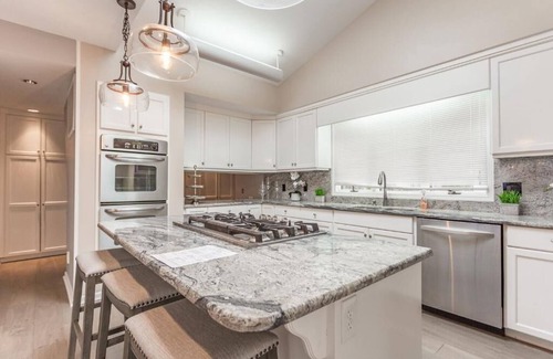 Graysville Casa | Luxury retreat with panoramic views at Mount Sinai Manor!