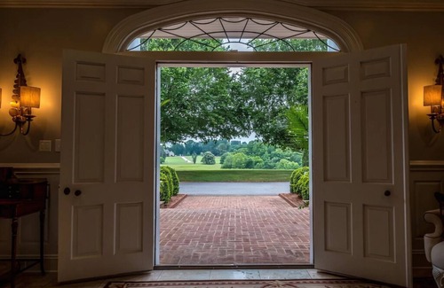Newton Casa | Luxury Retreat with Pool & Hot Tubs – Perfect Getaway!