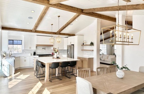 Draper Casa | Luxury Retreat with Spectacular Views