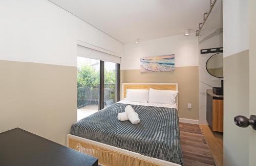 West Little Havana Casa | Luxury RiverFront By Renzzi