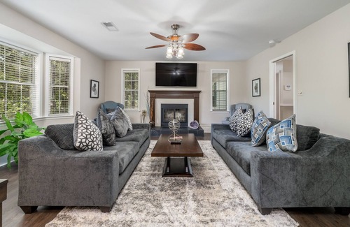 Mid America Casa | Luxury Rock Creek INN near Lake Hamilton