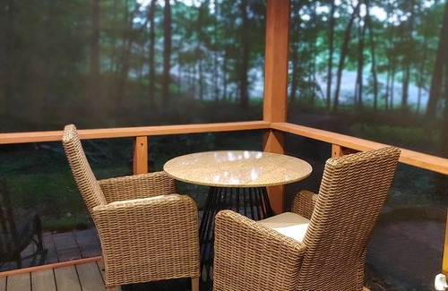 Lexington Cabina | Luxury Romantic Retreat w/ Hot Tub, Cabin in Woods, Perfect for Special Occasion