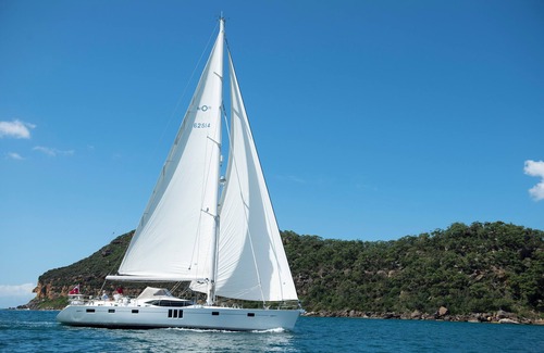 Newport Alquiler De Eote | Luxury Romantic Getaway onboard the Sailing Yacht of your Dreams.