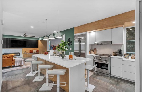 Tremont Casa | Luxury Rooftop Oasis Tremont: Sauna & Cold Plunge
