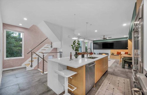 Tremont Casa | Luxury Rooftop Oasis Tremont: Sauna & Cold Plunge