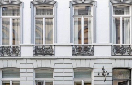 Historical Center Bruges Condominio | Luxury room with en suite bathroom - The Safe