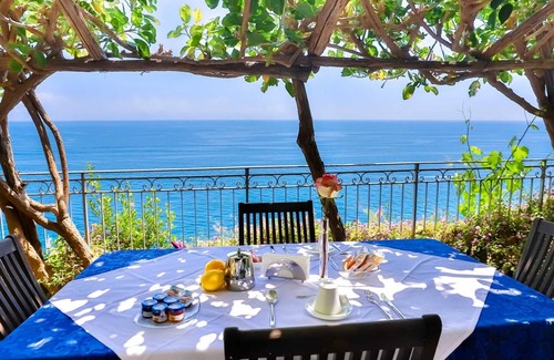 Pogerola Apartamento | Luxury Room With sea View in Amalfi ID 3938