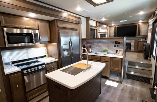 Thackerville Casa | Luxury RV 2 Bedroom 2 Bath for solar eclipse ring of fire on 3 acres