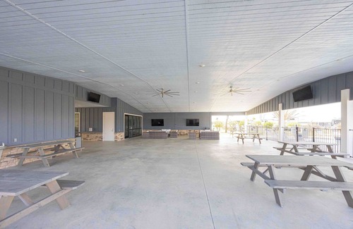 Foley Alquiler De RV | Luxury RV Lot 40 at Grand Riviera Resort in Foley, AL