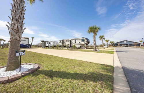 Foley Alquiler De RV | Luxury RV Lot in Grand Riviera Resort in Foley, AL