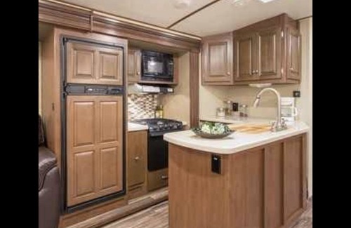 Keswick Casa | Luxury RV On Lake Simcoe in Keswick south