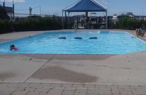 Keswick Casa | Luxury RV On Lake Simcoe in Keswick south