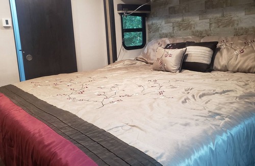 La Hacienda Estates Casa | Luxury RV with amazing outdoor space at Sun Outdoors Resort - pet friendly!
