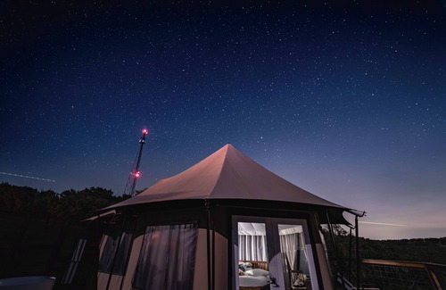 Oatmeal Cabina | Luxury Tent #3 w/outdoor tub and amazing views