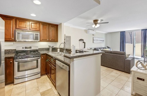 University City Condominio | Luxury San Diego Suite Near Ocean!