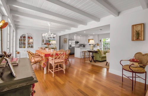 Central Sarasota Casa | Luxury Sarasota Oasis - 3BR Designer Pool Home in Premier Walkable Neighborhood