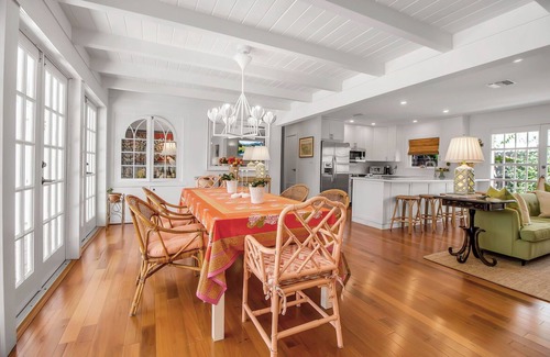 Central Sarasota Casa | Luxury Sarasota Oasis - 3BR Designer Pool Home in Premier Walkable Neighborhood