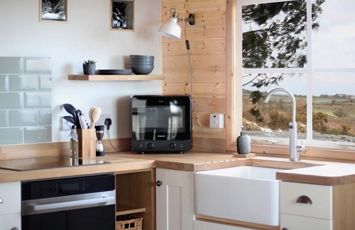 Chysauster Cabina | Cabina Scandi de lujo en una colina, con impresionantes vistas de Cornualles> CERCA DE ST IVES