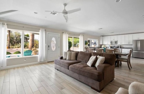 Southwest Village Casa | Luxury Scottsdale Home, walk to Old Town
