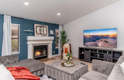 Paradise Valley Village Casa | Luxury Scottsdale Retreat Heated Pool and Mini Golf