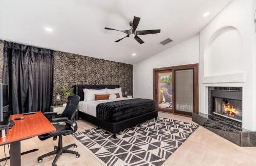 Paradise Valley Village Casa | Luxury Scottsdale Retreat Heated Pool and Mini Golf