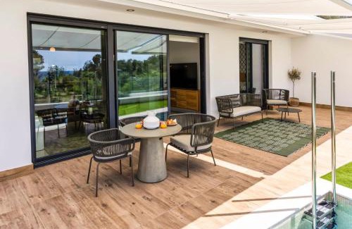 Villajoyosa Apartamento | Luxury Sea View Apartment by United Renters