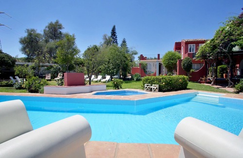 Marbella Villa | A 15 minutos a pie de Puerto Banús, a 5 minutos de restaurantes, cerca de varios campos de golf.