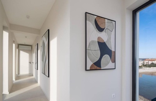 Sukosan Villa | Villa Noles de lujo frente al mar con piscina climatizada, jacuzzi y vehículo eléctrico cerca de Zadar