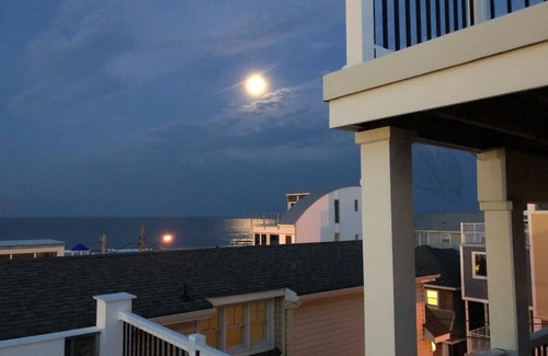 Fort Monmouth Casa | Luxury seaside home, ocean block, centrally located