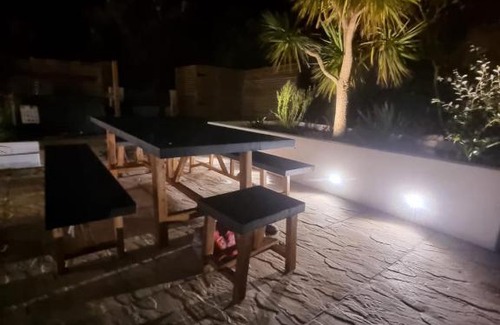 Porthtowan Casa | Luxury Seaside Property with Hot Tub & Sea Views