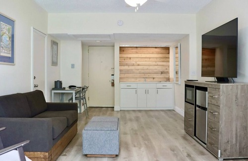 Pinellas Point Casa | Luxury Seaside Stay! Private Beach, Outdoor Pools, Pets are Welcome!