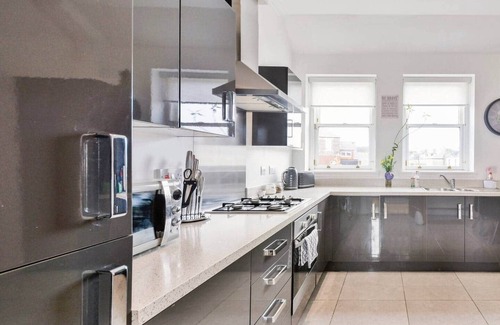 Kirkcaldy Apartamento | Luxury Seaview Gated Penthouse- Near Edinburgh.