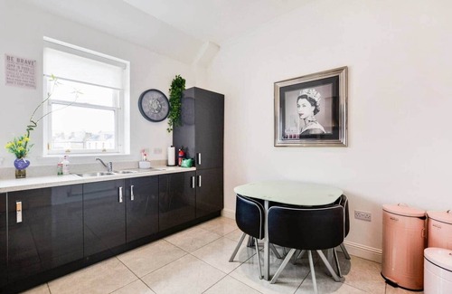 Kirkcaldy Apartamento | Luxury Seaview Gated Penthouse- Near Edinburgh.