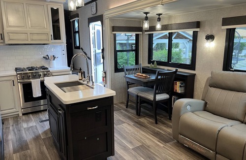 Queen Creek Casa | Luxury Secluded Couples Getaway with Private Pool