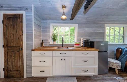 Palmyra Cabina | Luxury, Secluded Treehouse on the Rivanna River