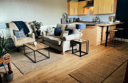 Potter Brompton Cabaña | Luxury self-contained country cottage. Amazing views!