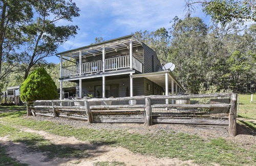 Wollombi Cabaña | Granja de lujo autónomo y una granja llena de belleza y aventura