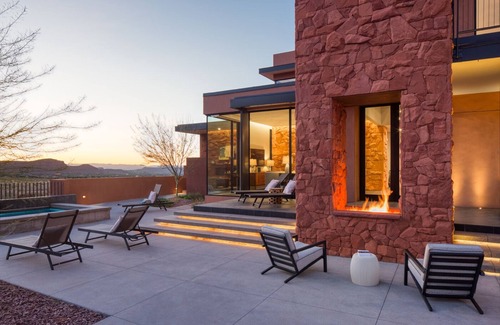 Ivins Casa | Luxury Service 3 Kings and Bunks & PRIVATE Pool - Sleeps 12 - Daily HK
