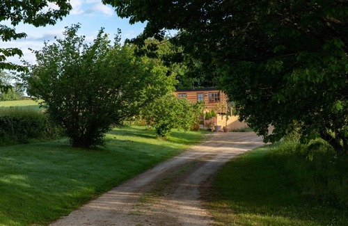 Belluton Cabina | Shepherds Hut de lujo con jacuzzi en una zona rural cerca de Bath + Bristol