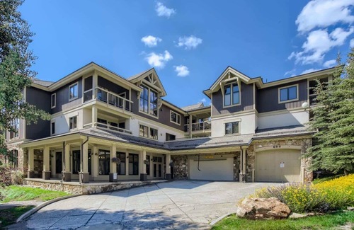 Four O'Clock Condominio | Snowflake Sanctuary
