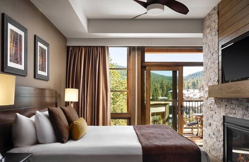 Truckee Complejo | Luxury Ski In/Ski Out, 2 Bed Rooms and Large Den, near gondola. Dec 27-Jan 3