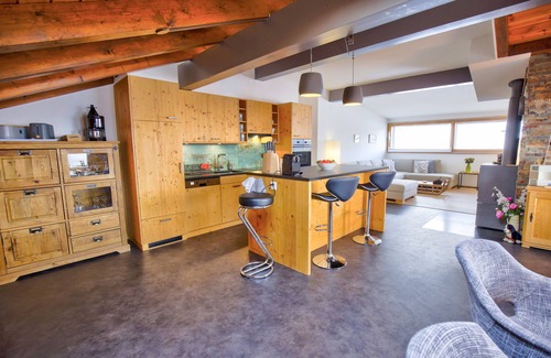 Nendaz Apartamento | Luxury Ski-in/ Ski-out Apartment, 50m to Ski Station and Close to Town Centre