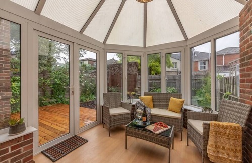 Portswood Casa | Luxury Southampton house with garden and parking