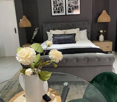 Greater Johannesburg Metropolitan Area Apartamento | Luxury Soweto Haven