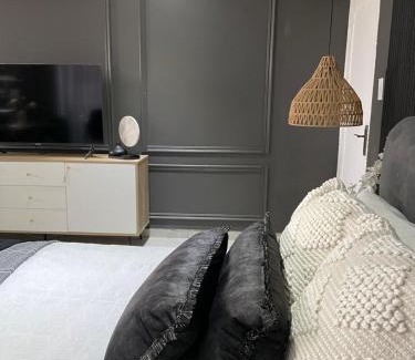 Greater Johannesburg Metropolitan Area Apartamento | Luxury Soweto Haven